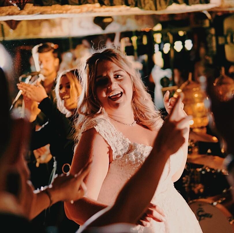 How to Plan Your Wedding Reception Timeline with a Live Band